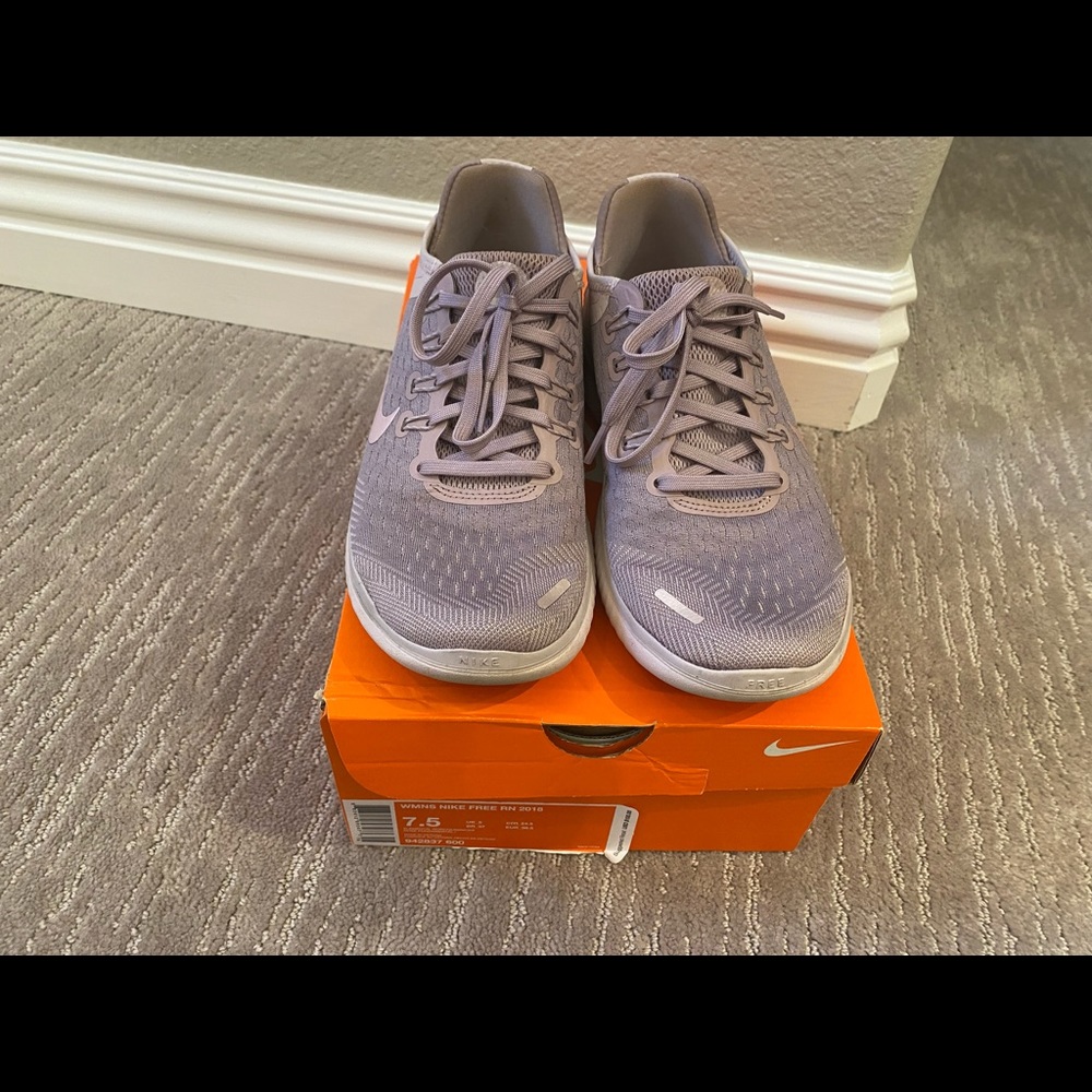 Nike Free Run in Elemental Rose - Picture 3 of 7